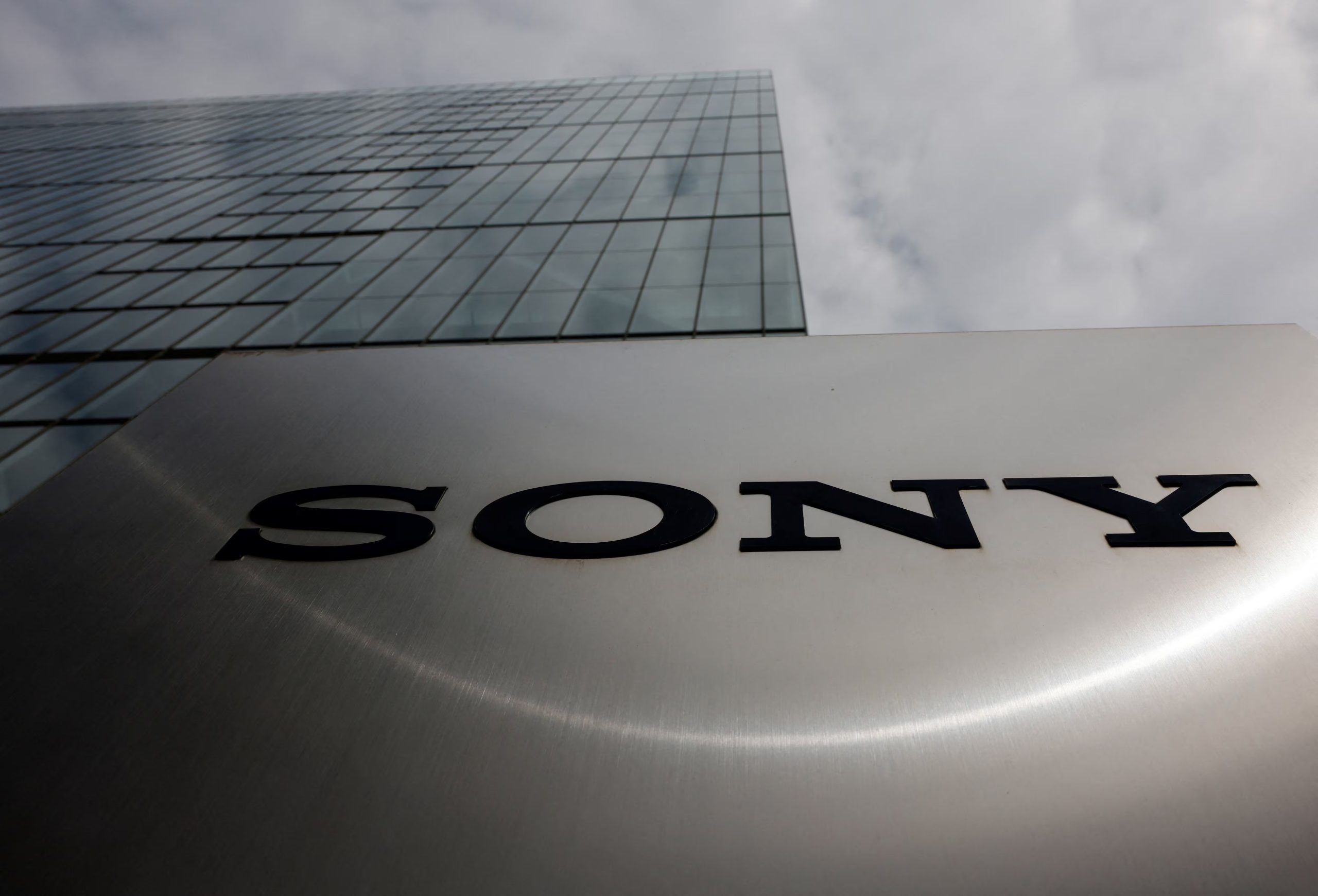 Sony dio a conocer que los artistas suplantados ha sido Harry Styles, Adele, Britney Spears y más. REUTERS/Manami Yamada
