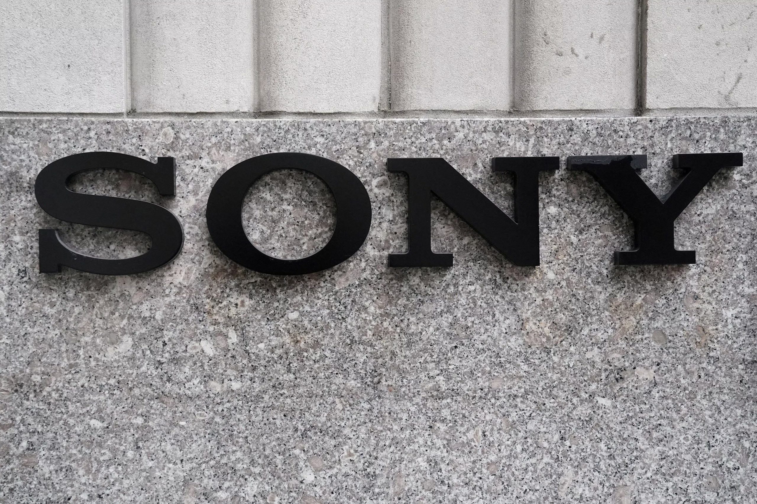 Sony aclaró que no busca eliminar la IA de la música, sino regularla. REUTERS/Carlo Allegri/File Photo