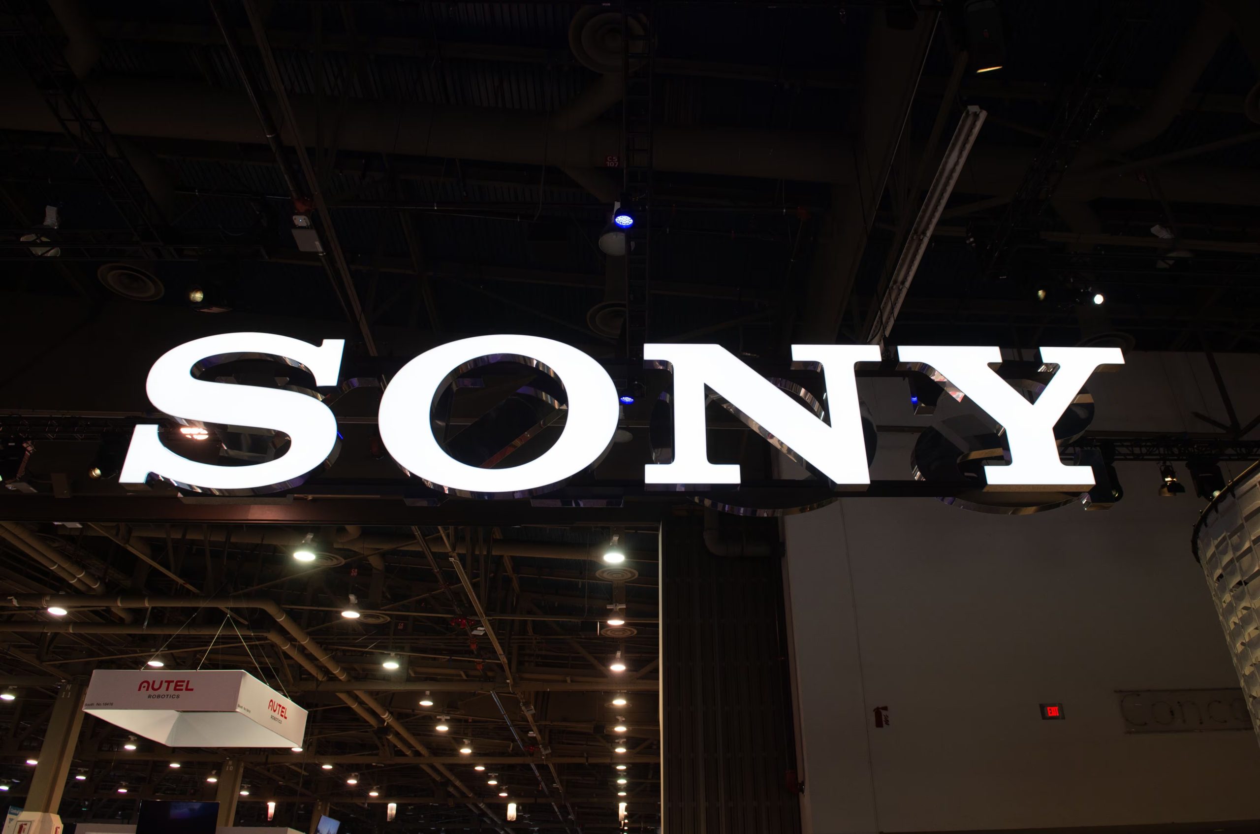 Sony a favor de iniciativas que buscan prohibir el uso de la IA para la música. Andrej Sokolow/dpa