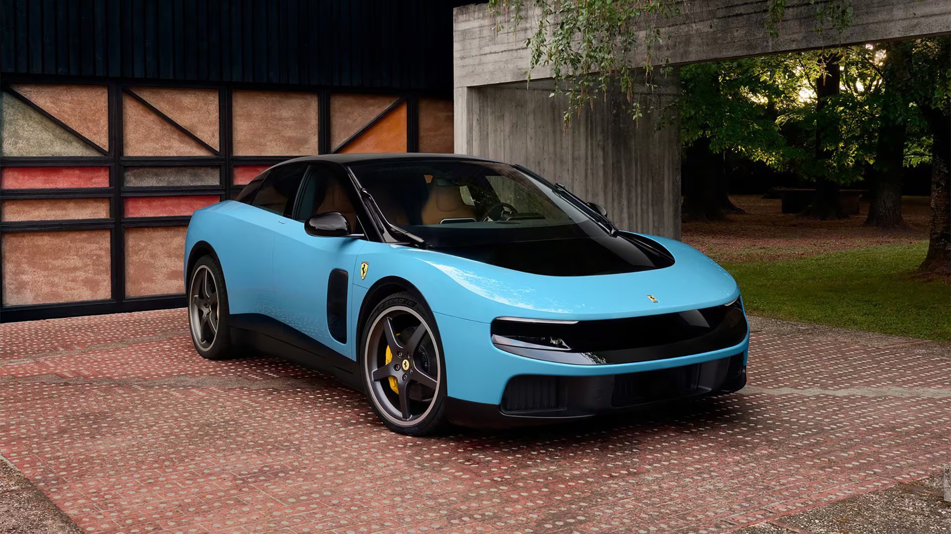 El nuevo Ferrari Luce, el primer vehículo 100% eléctrico de la marca, fue presentado oficialmente en Roma el 25 de mayo, luciendo un diseño innovador de berlina de cuatro puertas y cinco asientos (Créditos: Ferrari)
