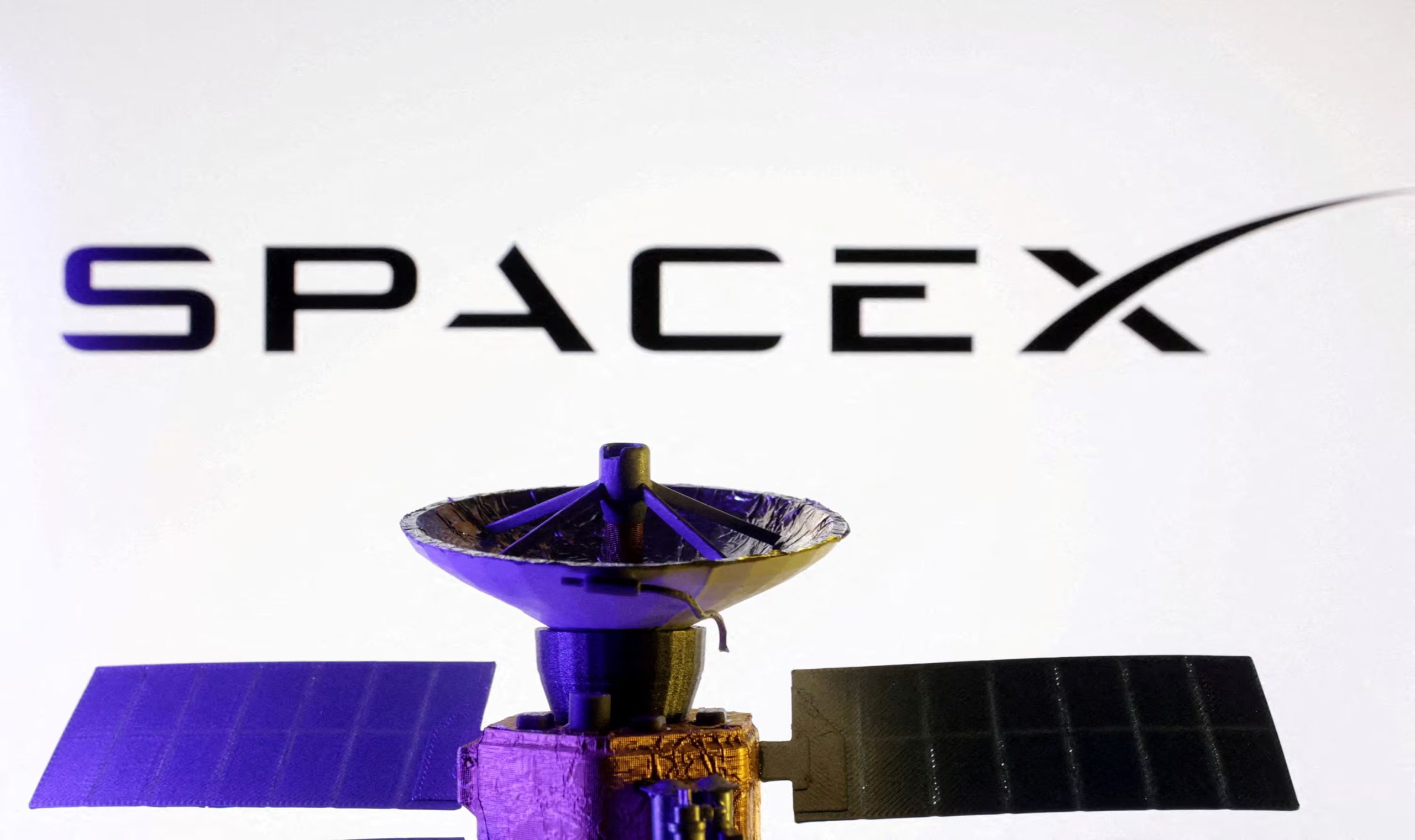 El fundador de Satlyt trabajó en SpaceX y cuando propuso desarrollar IA para los satélites, su idea fue rechazada. REUTERS/Dado Ruvic/Illustration/File Photo