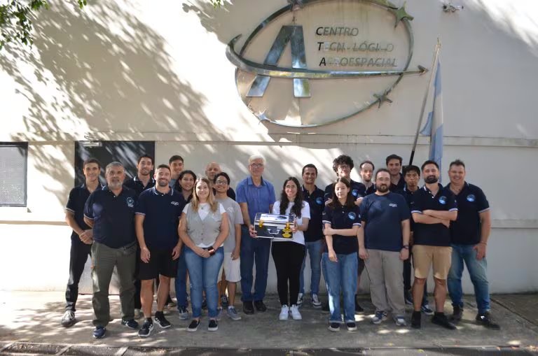 El proyecto comenzó en 2021 con equipos del CTA y el SENyT, e involucró a docentes estudiantes becarios e investigadores de la Facultad de Ingeniería (UNLP)
