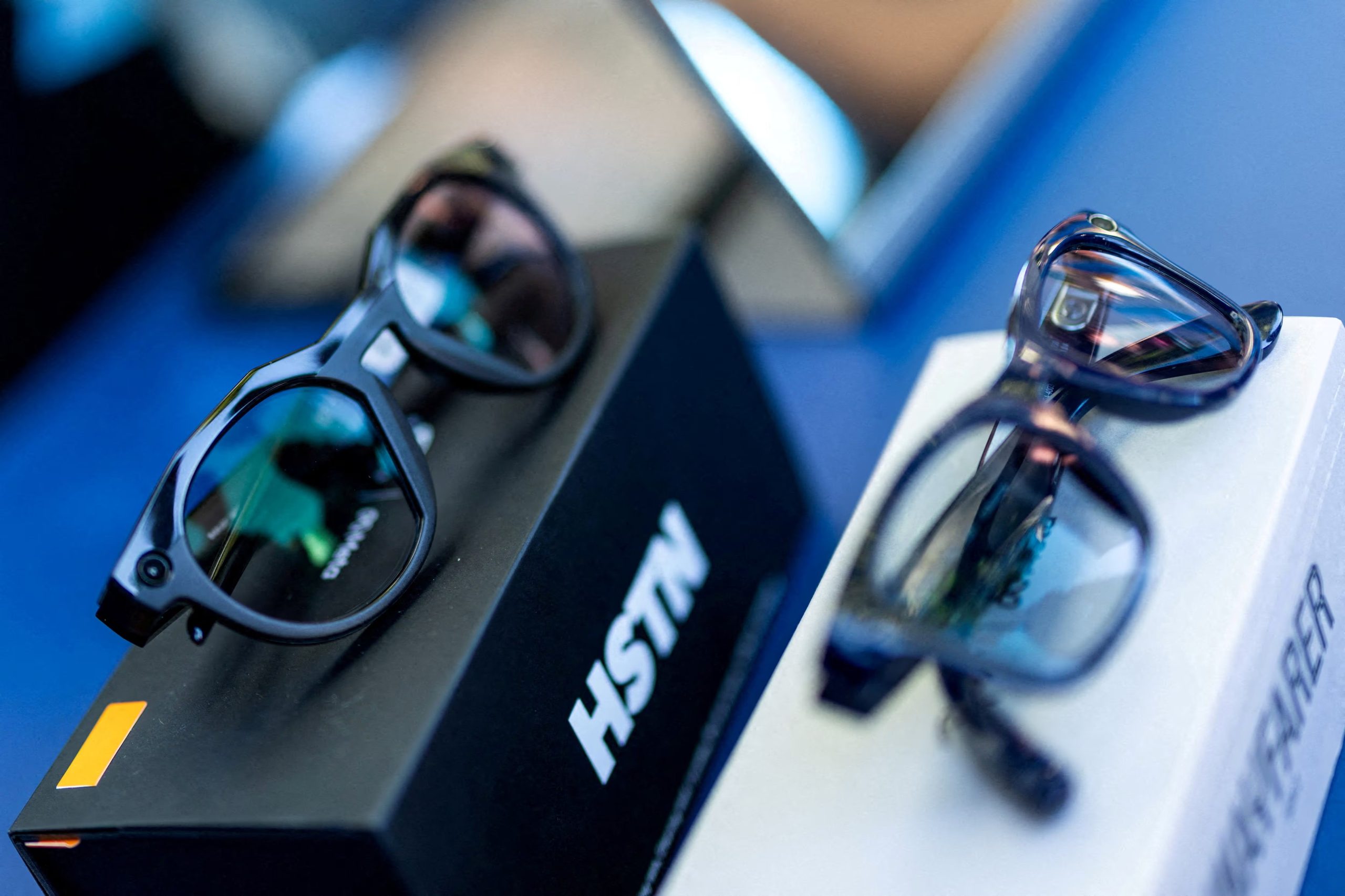 Meta optó por retirar la cámara de sus gafas inteligentes frente a las restricciones impuestas en tribunales de Inglaterra y Nueva York. (REUTERS/Carlos Barria/File Photo)