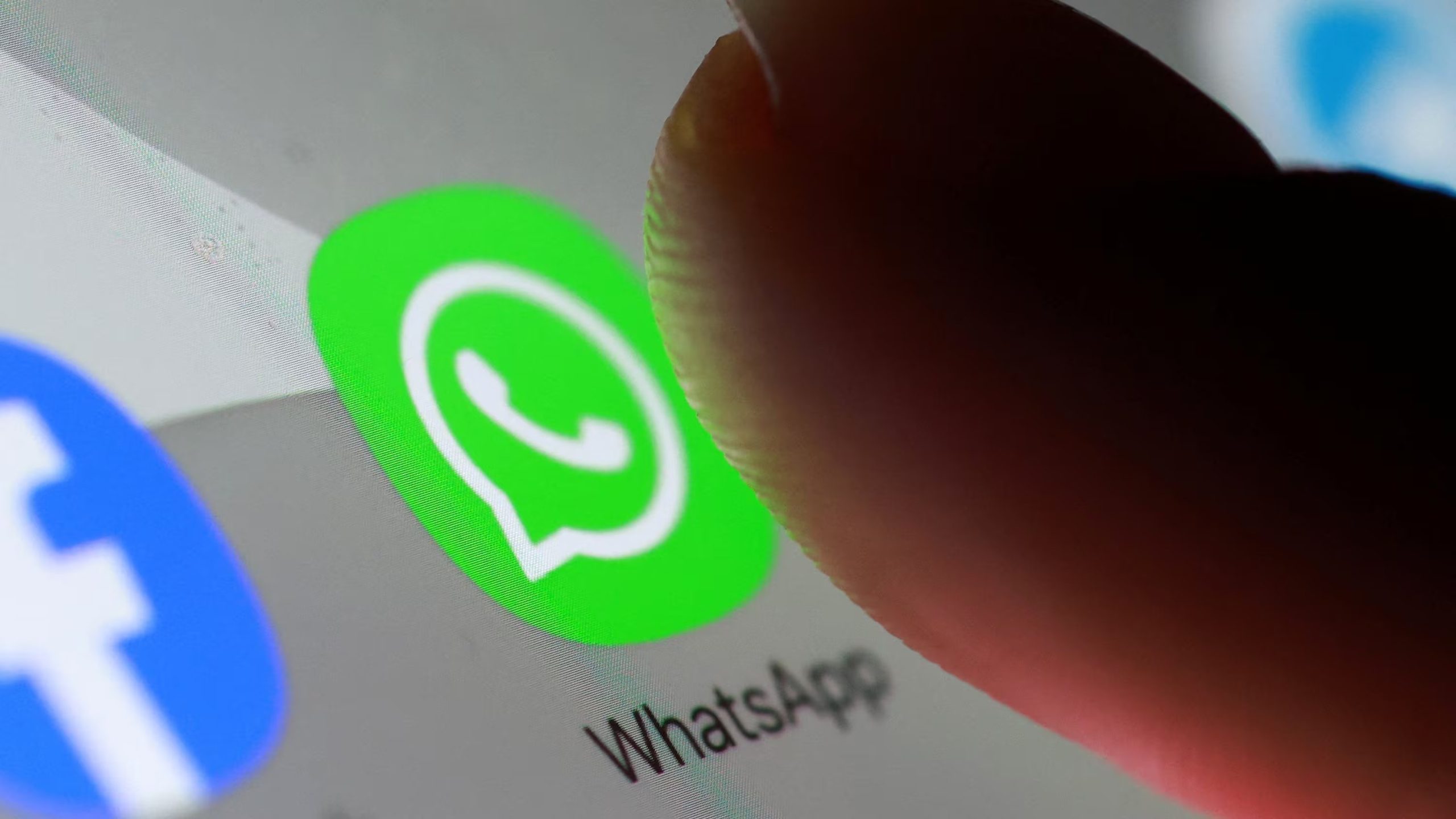 WhatsApp prueba una interfaz más clara para sus usuarios de Apple (Reuters)
